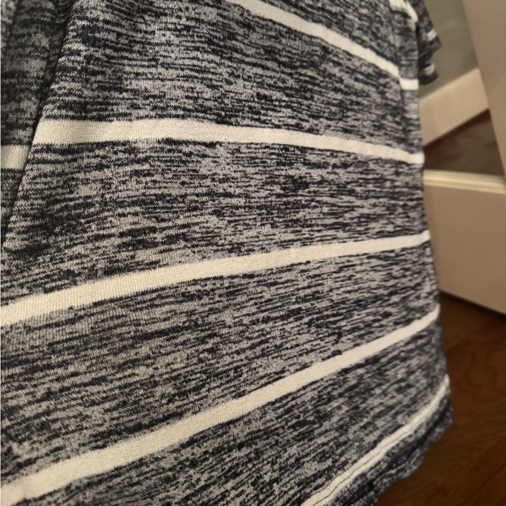Banana Republic Navy and White Striped Tee - Picture 5 of 5